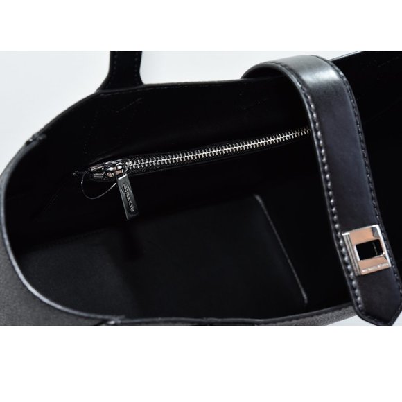 MK Cassie Tote Bag - Picture 5 of 5